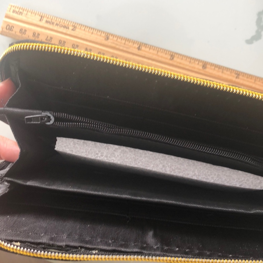 Embroidered wallet - Picture 4 of 6